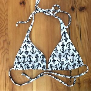 Nautical anchor triangle top